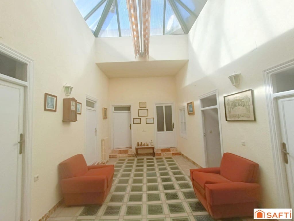 11 bedroom Terraced Villa for sale in Villarta de San Juan with garage - € 164,000 (Ref: 9899313)