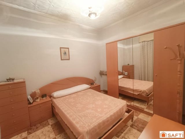 11 bedroom Terraced Villa for sale in Villarta de San Juan - € 164,000 (Ref: 9899313)