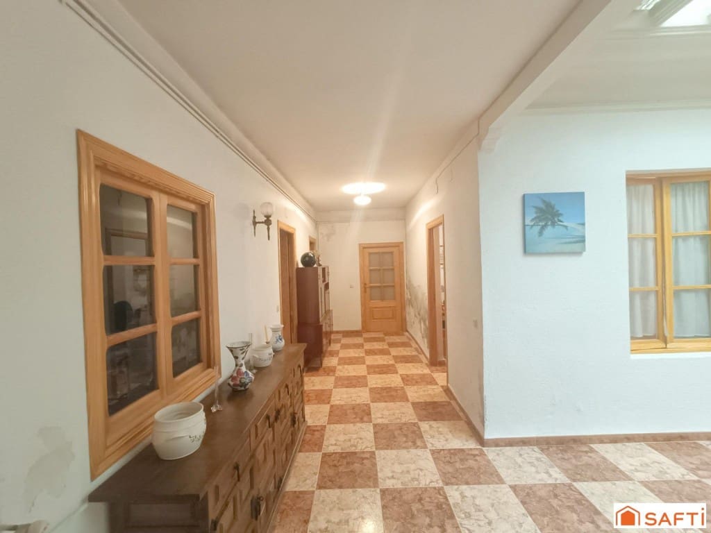 11 bedroom Terraced Villa for sale in Villarta de San Juan with garage - € 164,000 (Ref: 9899313)