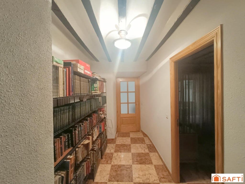 11 bedroom Terraced Villa for sale in Villarta de San Juan with garage - € 164,000 (Ref: 9899313)