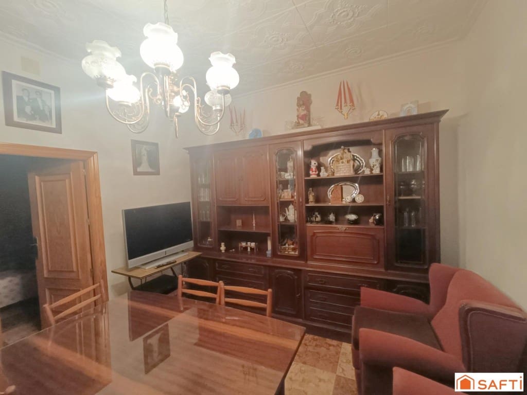 11 bedroom Terraced Villa for sale in Villarta de San Juan with garage - € 164,000 (Ref: 9899313)