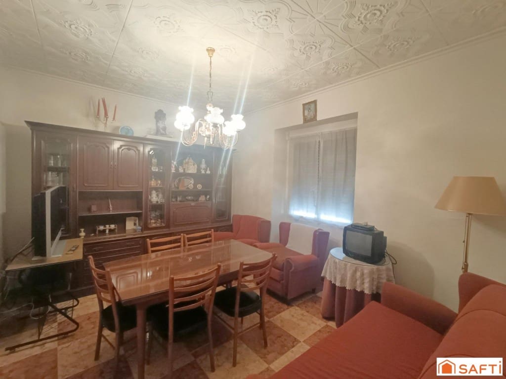 11 bedroom Terraced Villa for sale in Villarta de San Juan with garage - € 164,000 (Ref: 9899313)
