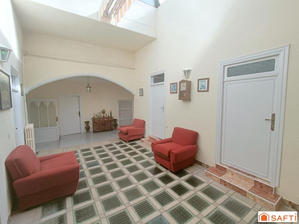 11 bedroom Terraced Villa for sale in Villarta de San Juan with garage - € 164,000 (Ref: 9899313)