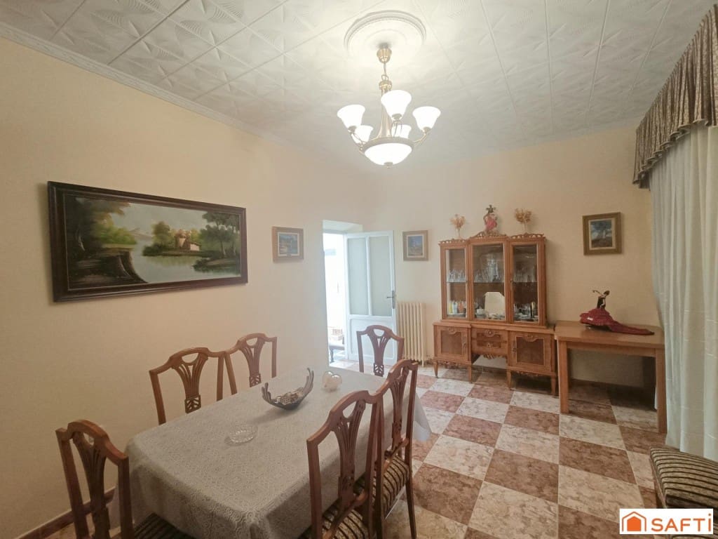 11 bedroom Terraced Villa for sale in Villarta de San Juan with garage - € 164,000 (Ref: 9899313)