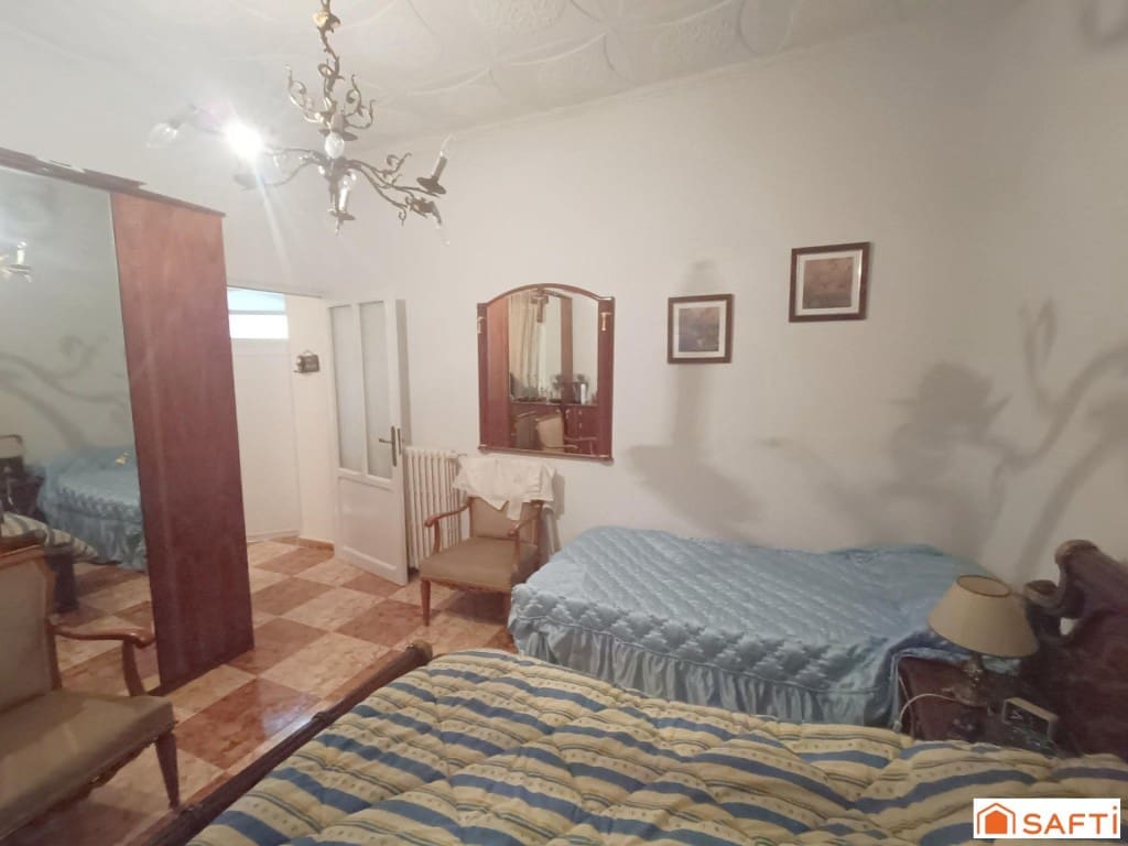 11 bedroom Terraced Villa for sale in Villarta de San Juan with garage - € 164,000 (Ref: 9899313)