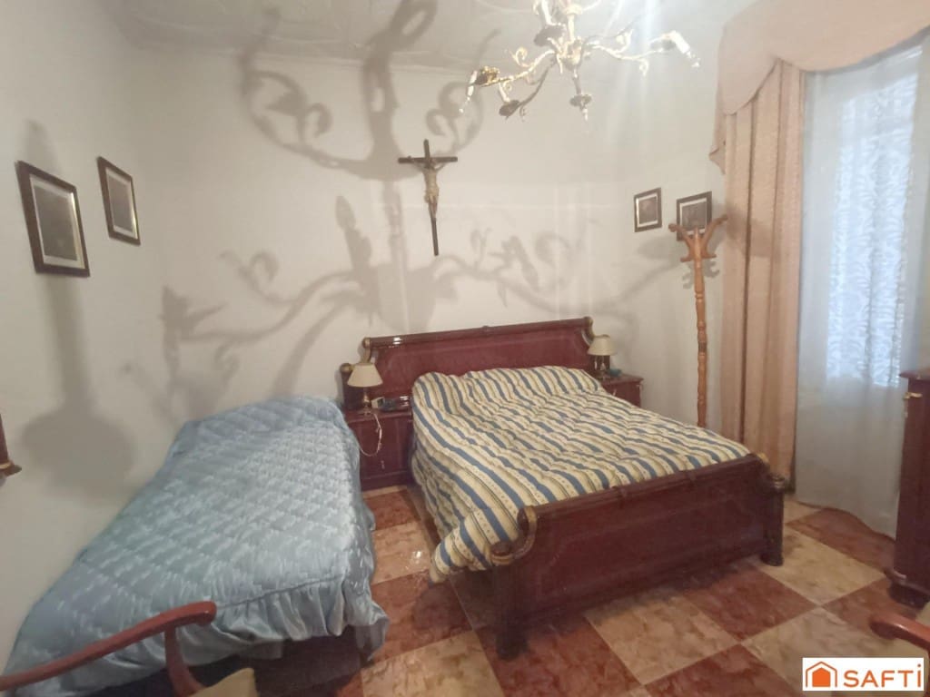 11 bedroom Terraced Villa for sale in Villarta de San Juan with garage - € 164,000 (Ref: 9899313)