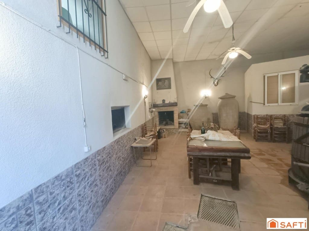 11 bedroom Terraced Villa for sale in Villarta de San Juan with garage - € 164,000 (Ref: 9899313)