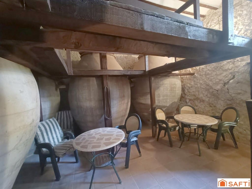 11 bedroom Terraced Villa for sale in Villarta de San Juan with garage - € 164,000 (Ref: 9899313)