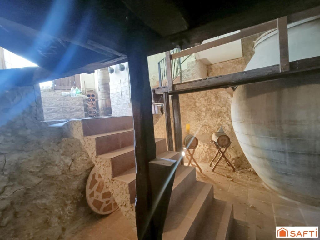 11 bedroom Terraced Villa for sale in Villarta de San Juan with garage - € 164,000 (Ref: 9899313)
