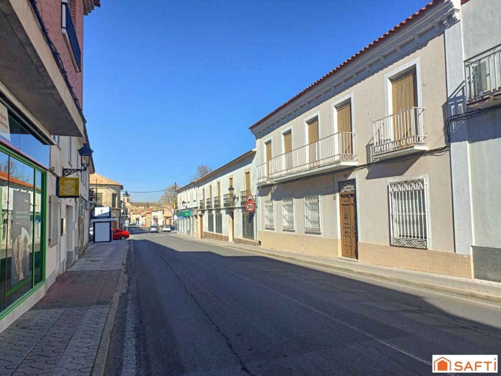 11 bedroom Terraced Villa for sale in Villarta de San Juan with garage - € 164,000 (Ref: 9899313)