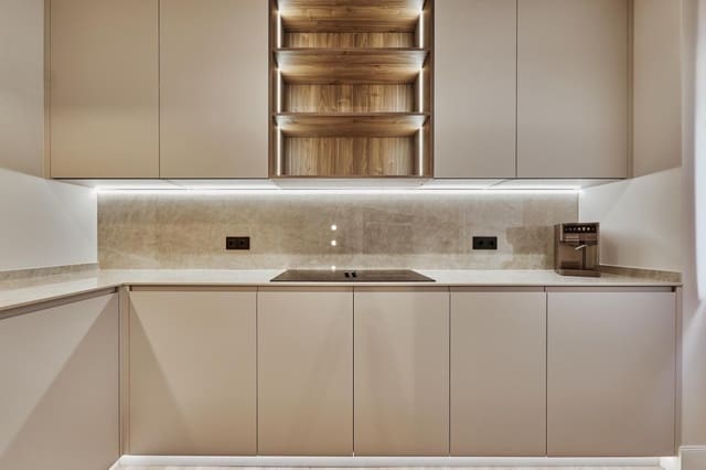 Apartamento de 3 habitaciones en Valdeacederas, Madrid ciudad en venta - 1.549.000 € (Ref: 9899340)