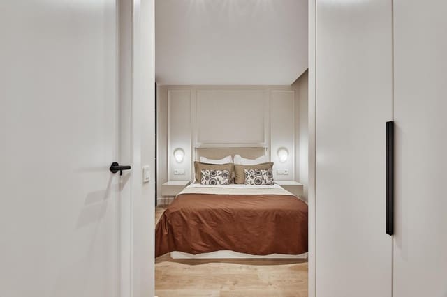 4 bedroom Apartment for sale in Valdeacederas, Madrid city - € 1,379,000 (Ref: 9899354)