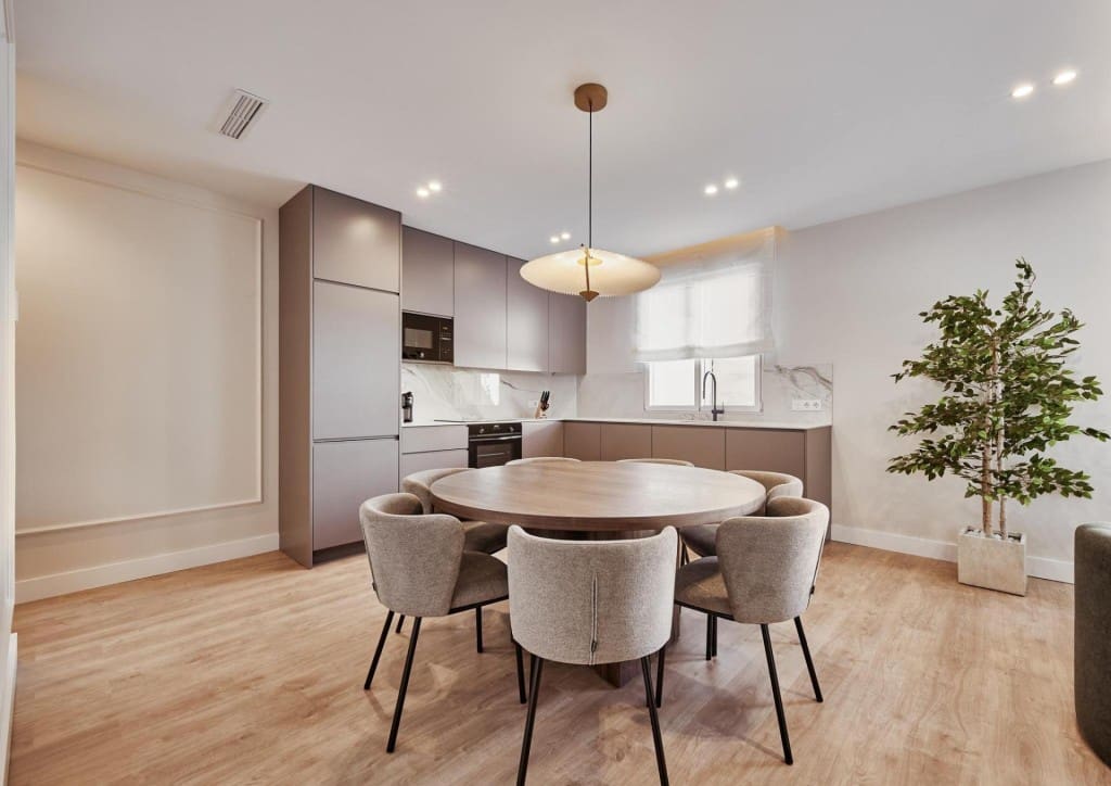 4 bedroom Apartment for sale in Madrid city - € 1,379,000 (Ref: 9899354)