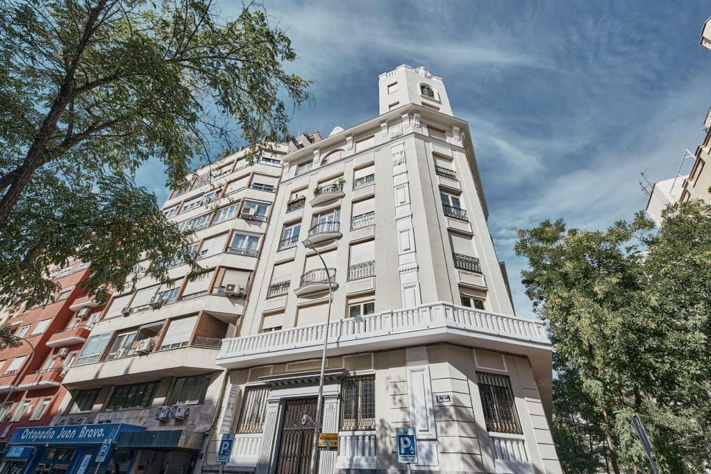 Apartamento de 2 habitaciones en Madrid ciudad en venta - 1.609.000 € (Ref: 9899365)