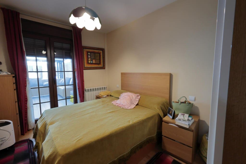 4 sypialnia Dom szeregowy na sprzedaż w Ponferrada z basenem - 475 000 € (Ref: 9899379)