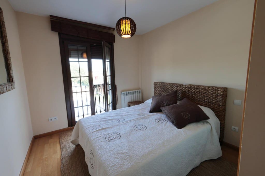 4 sypialnia Dom szeregowy na sprzedaż w Ponferrada z basenem - 475 000 € (Ref: 9899379)