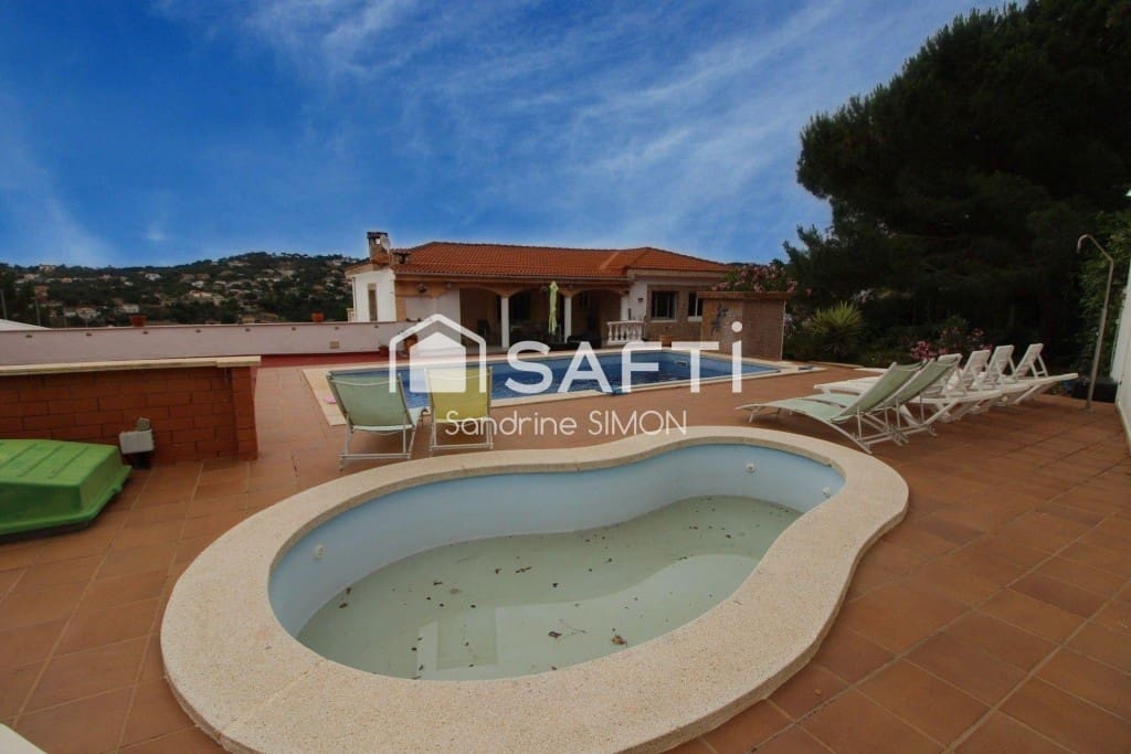 6 chambre Villa/Maison à vendre à Lloret de Mar - 430 000 € (Ref: 9904256)