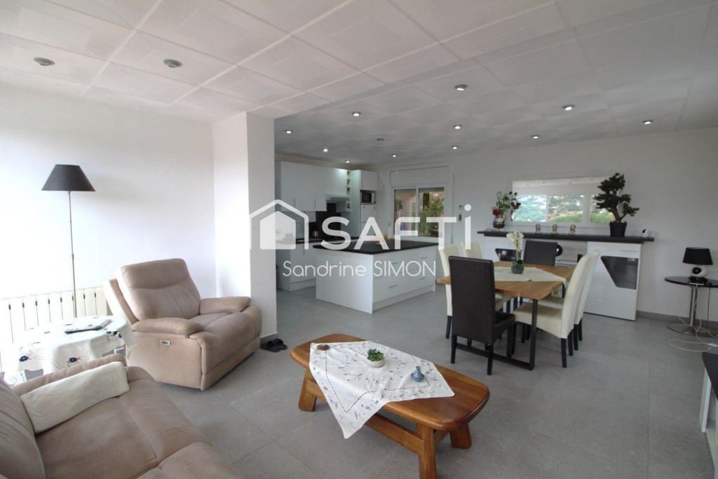 6 chambre Villa/Maison à vendre à Lloret de Mar - 430 000 € (Ref: 9904256)