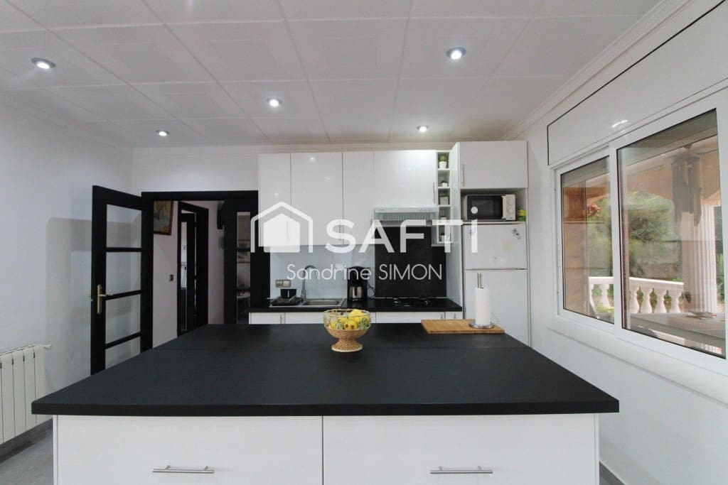 6 chambre Villa/Maison à vendre à Lloret de Mar - 430 000 € (Ref: 9904256)