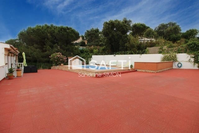 6 chambre Villa/Maison à vendre à Urbanitzacions del Nord, Lloret de Mar - 430 000 € (Ref: 9904256)