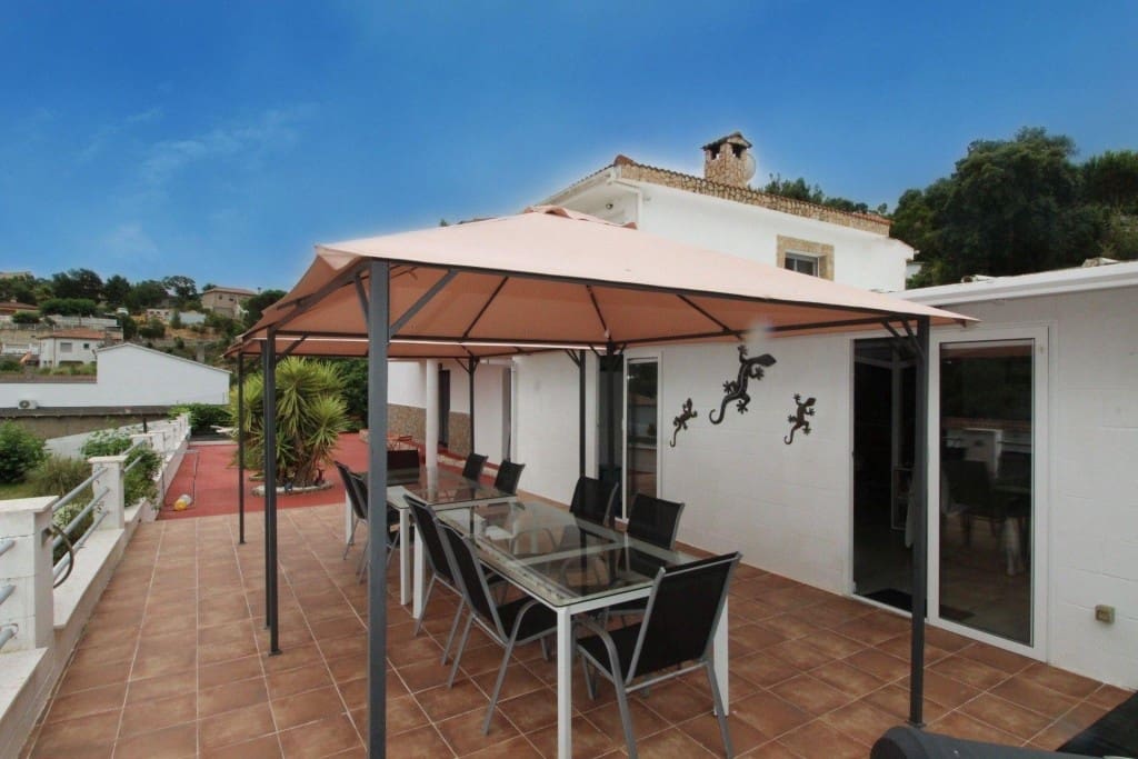 6 chambre Villa/Maison à vendre à Lloret de Mar - 430 000 € (Ref: 9904256)
