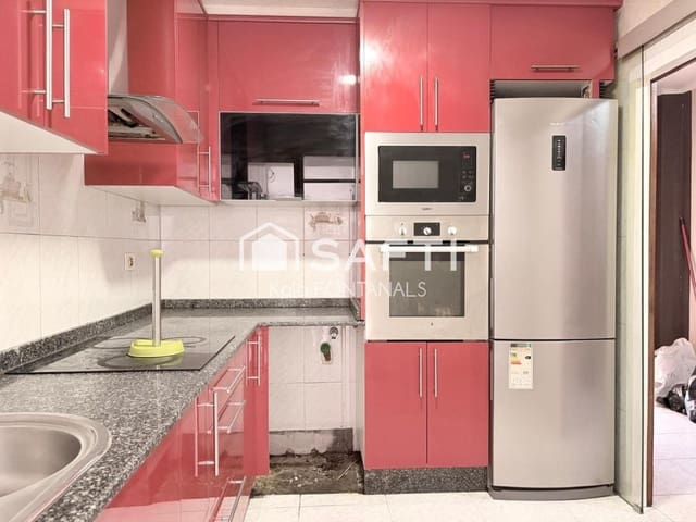 4 bedroom Apartment for sale in Vigo with garage - € 220,000 (Ref: 9904263)