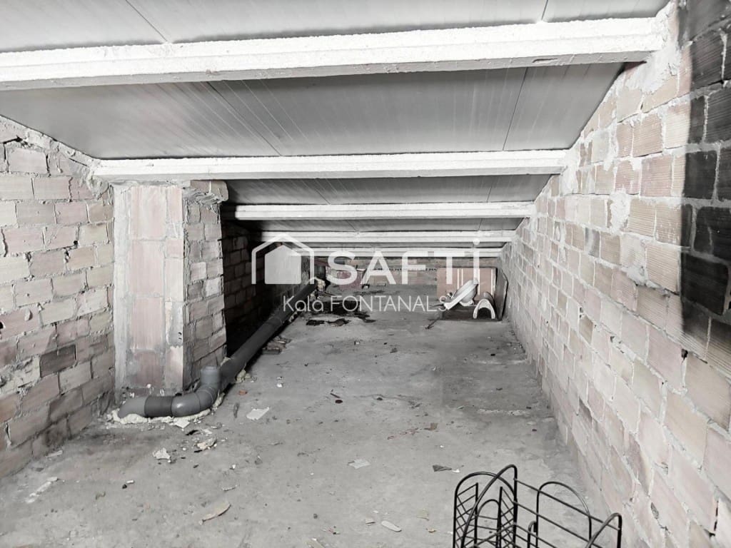 4 bedroom Apartment for sale in Vigo with garage - € 220,000 (Ref: 9904263)
