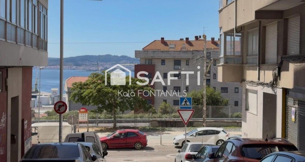 4 bedroom Apartment for sale in Vigo with garage - € 220,000 (Ref: 9904263)