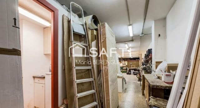 Commerciale in vendita in Cornellà de Llobregat - 135.000 € (Rif: 9904266)
