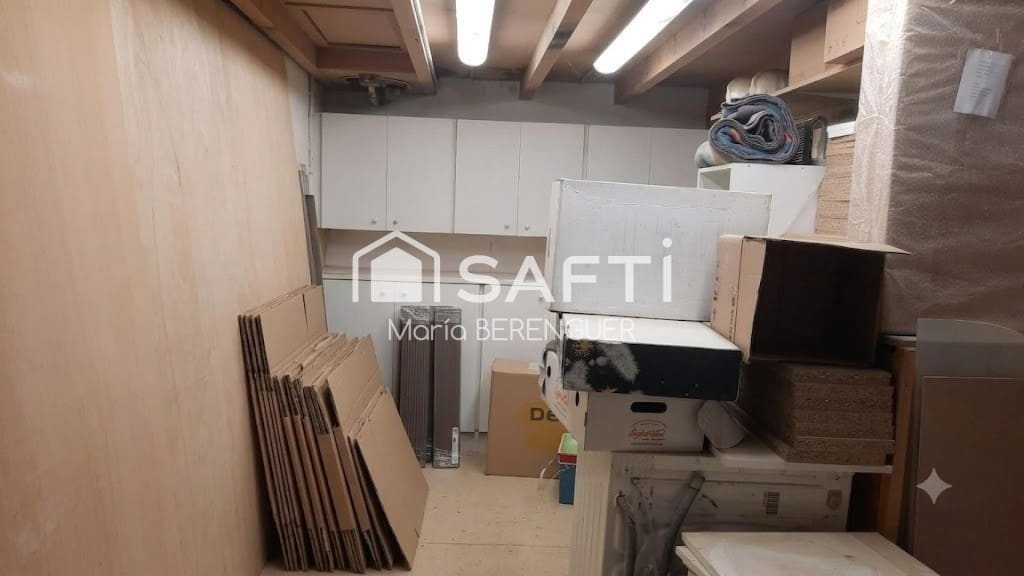 Local Comercial en Cornellà de Llobregat en venta - 135.000 € (Ref: 9904266)