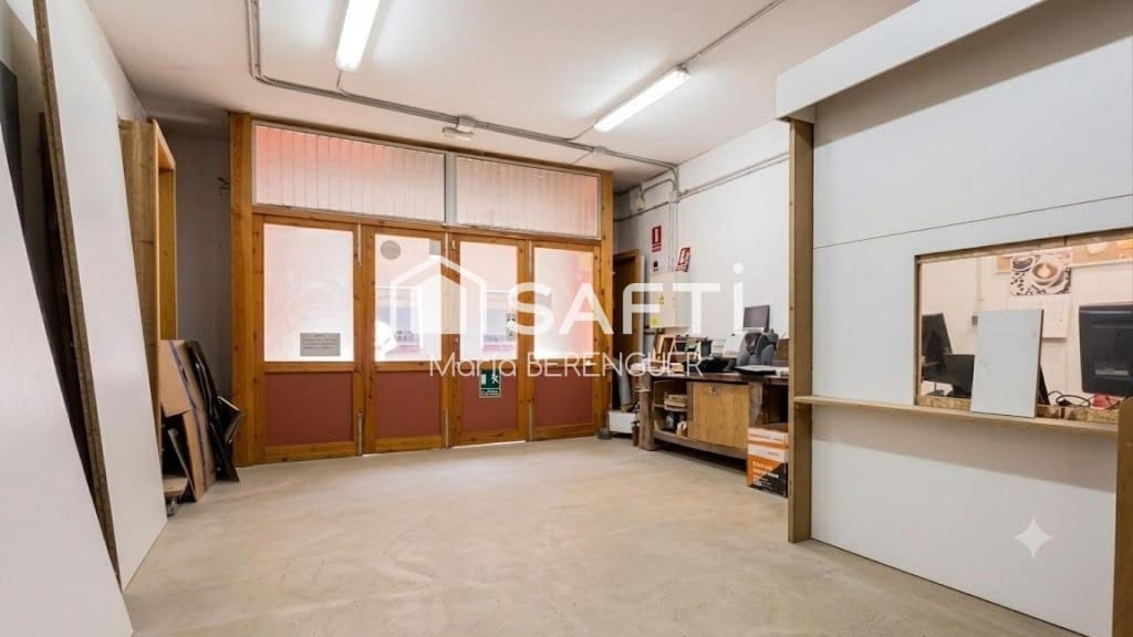 Local Comercial en Cornellà de Llobregat en venta - 135.000 € (Ref: 9904266)