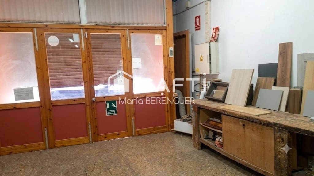 Local Comercial en Cornellà de Llobregat en venta - 135.000 € (Ref: 9904266)