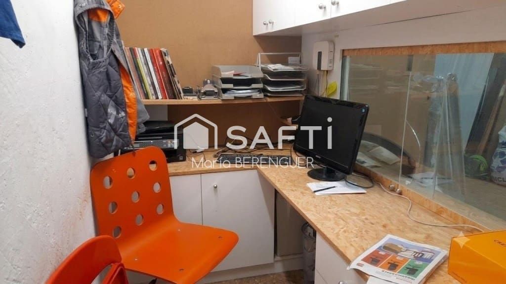Local Comercial en Cornellà de Llobregat en venta - 135.000 € (Ref: 9904266)