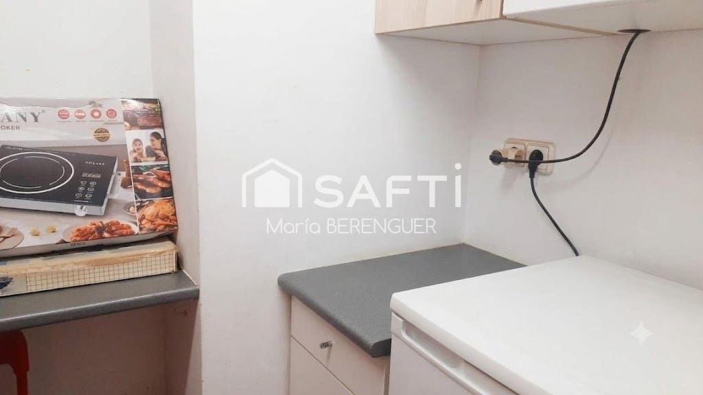 Local Comercial en Cornellà de Llobregat en venta - 135.000 € (Ref: 9904266)