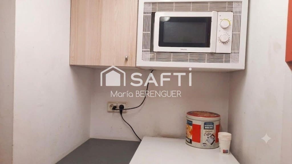 Local Comercial en Cornellà de Llobregat en venta - 135.000 € (Ref: 9904266)