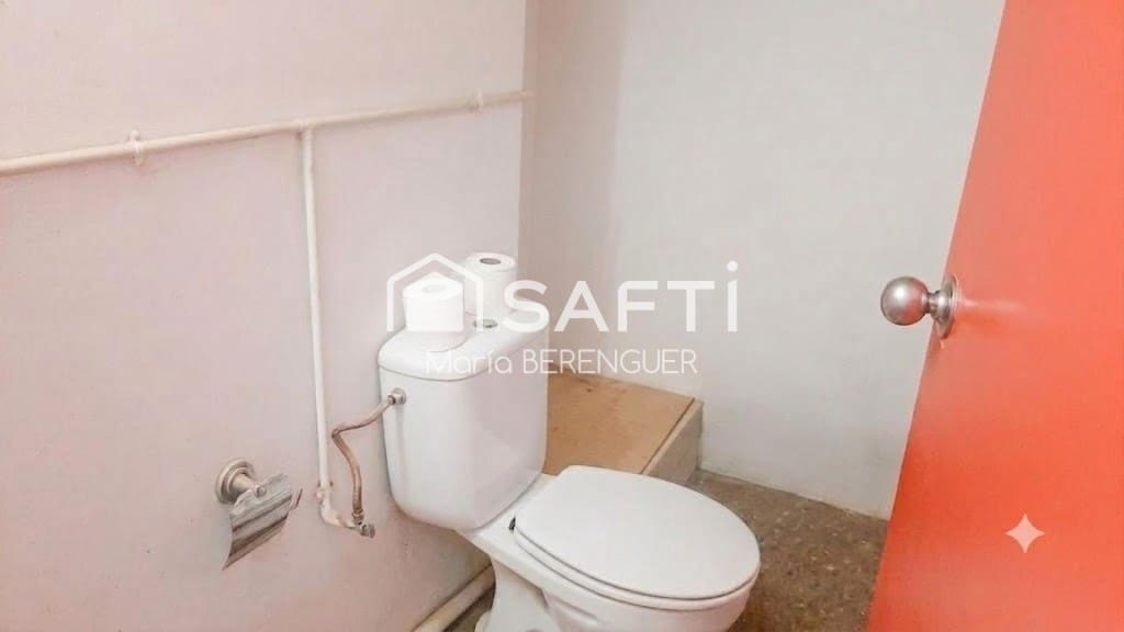 Local Comercial en Cornellà de Llobregat en venta - 135.000 € (Ref: 9904266)