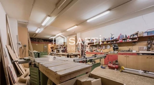 Commerciale in vendita in Cornellà de Llobregat - 135.000 € (Rif: 9904266)