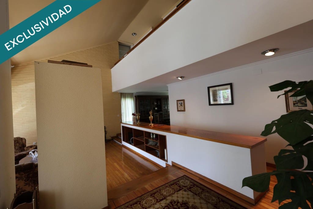 Adosado de 6 habitaciones en O Barco de Valdeorras en venta con piscina garaje - 425.000 € (Ref: 9904268)