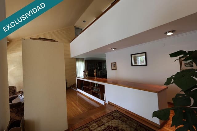 Adosado de 6 habitaciones en O Barco de Valdeorras en venta - 425.000 € (Ref: 9904268)