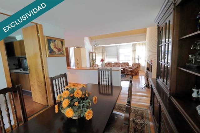 Adosado de 6 habitaciones en O Barco de Valdeorras en venta - 425.000 € (Ref: 9904268)