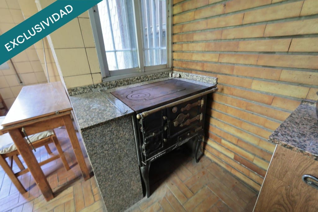 Adosado de 6 habitaciones en O Barco de Valdeorras en venta con piscina garaje - 425.000 € (Ref: 9904268)