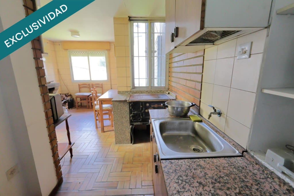 Adosado de 6 habitaciones en O Barco de Valdeorras en venta con piscina garaje - 425.000 € (Ref: 9904268)