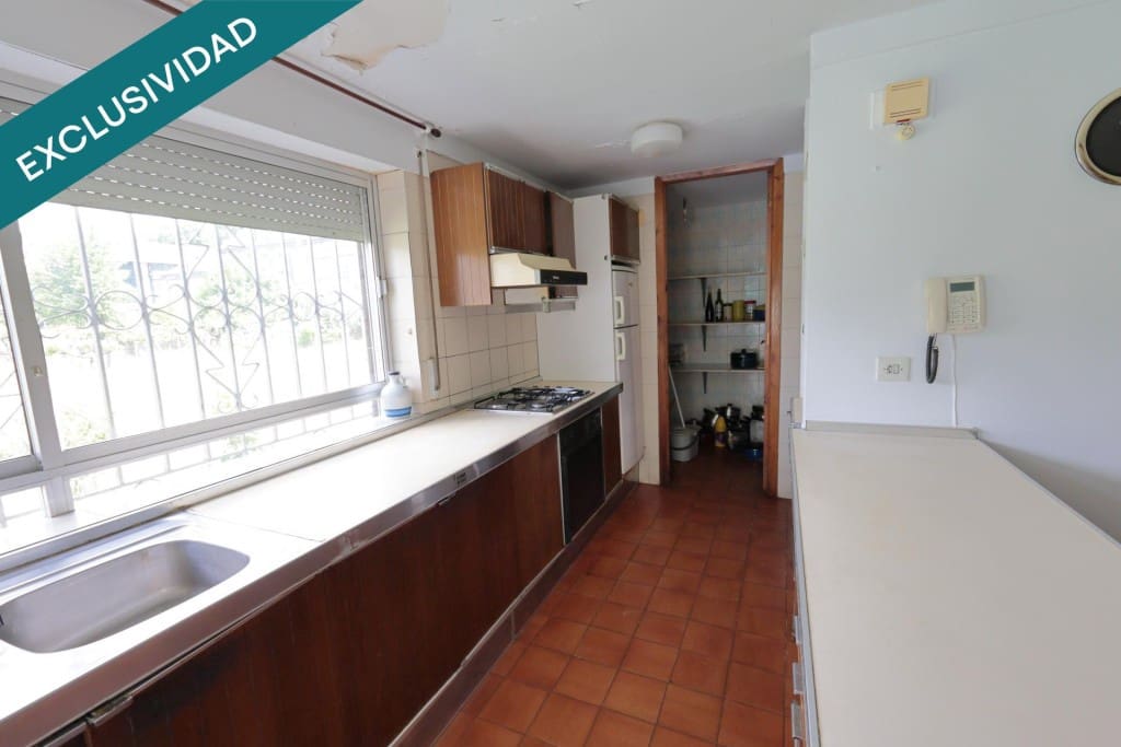 Adosado de 6 habitaciones en O Barco de Valdeorras en venta con piscina garaje - 425.000 € (Ref: 9904268)