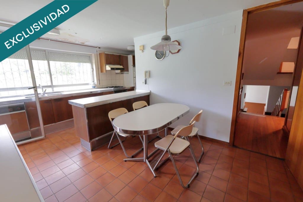 Adosado de 6 habitaciones en O Barco de Valdeorras en venta con piscina garaje - 425.000 € (Ref: 9904268)