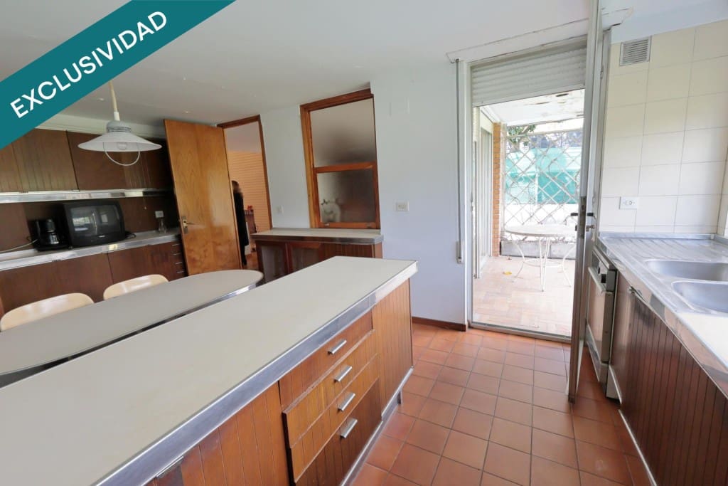 Adosado de 6 habitaciones en O Barco de Valdeorras en venta con piscina garaje - 425.000 € (Ref: 9904268)
