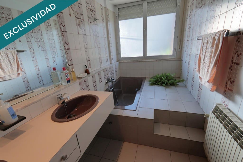Adosado de 6 habitaciones en O Barco de Valdeorras en venta con piscina garaje - 425.000 € (Ref: 9904268)
