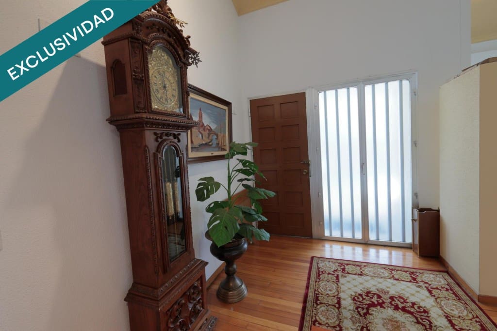 Adosado de 6 habitaciones en O Barco de Valdeorras en venta con piscina garaje - 425.000 € (Ref: 9904268)