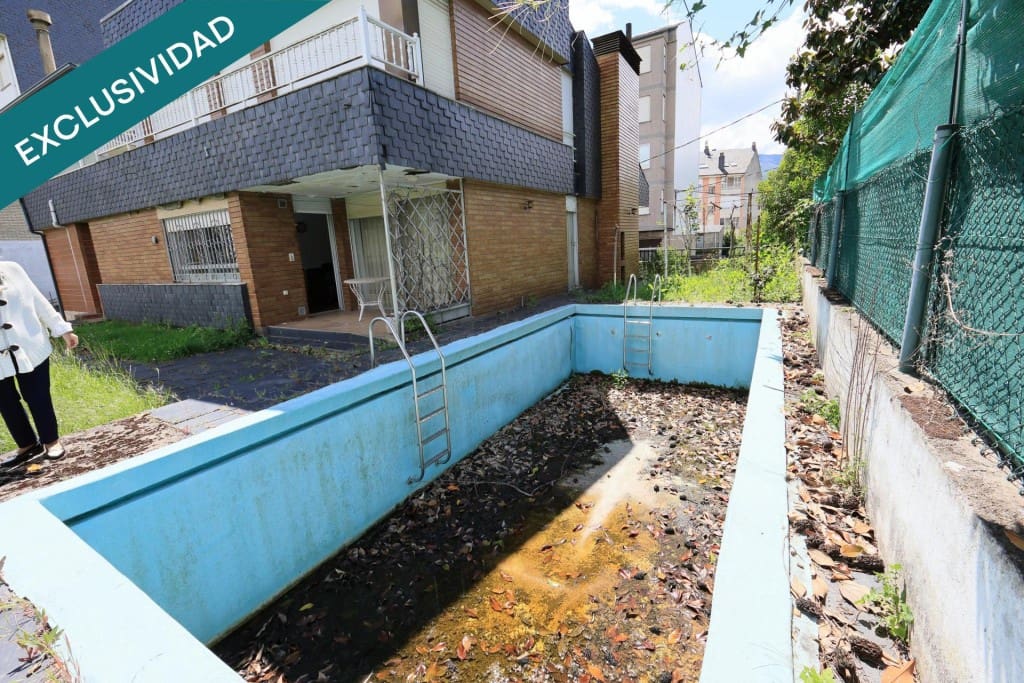 Adosado de 6 habitaciones en O Barco de Valdeorras en venta con piscina garaje - 425.000 € (Ref: 9904268)