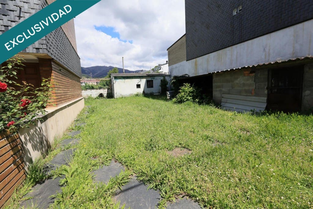 Adosado de 6 habitaciones en O Barco de Valdeorras en venta con piscina garaje - 425.000 € (Ref: 9904268)