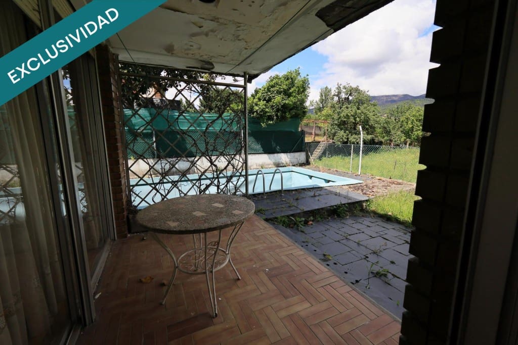 Adosado de 6 habitaciones en O Barco de Valdeorras en venta con piscina garaje - 425.000 € (Ref: 9904268)